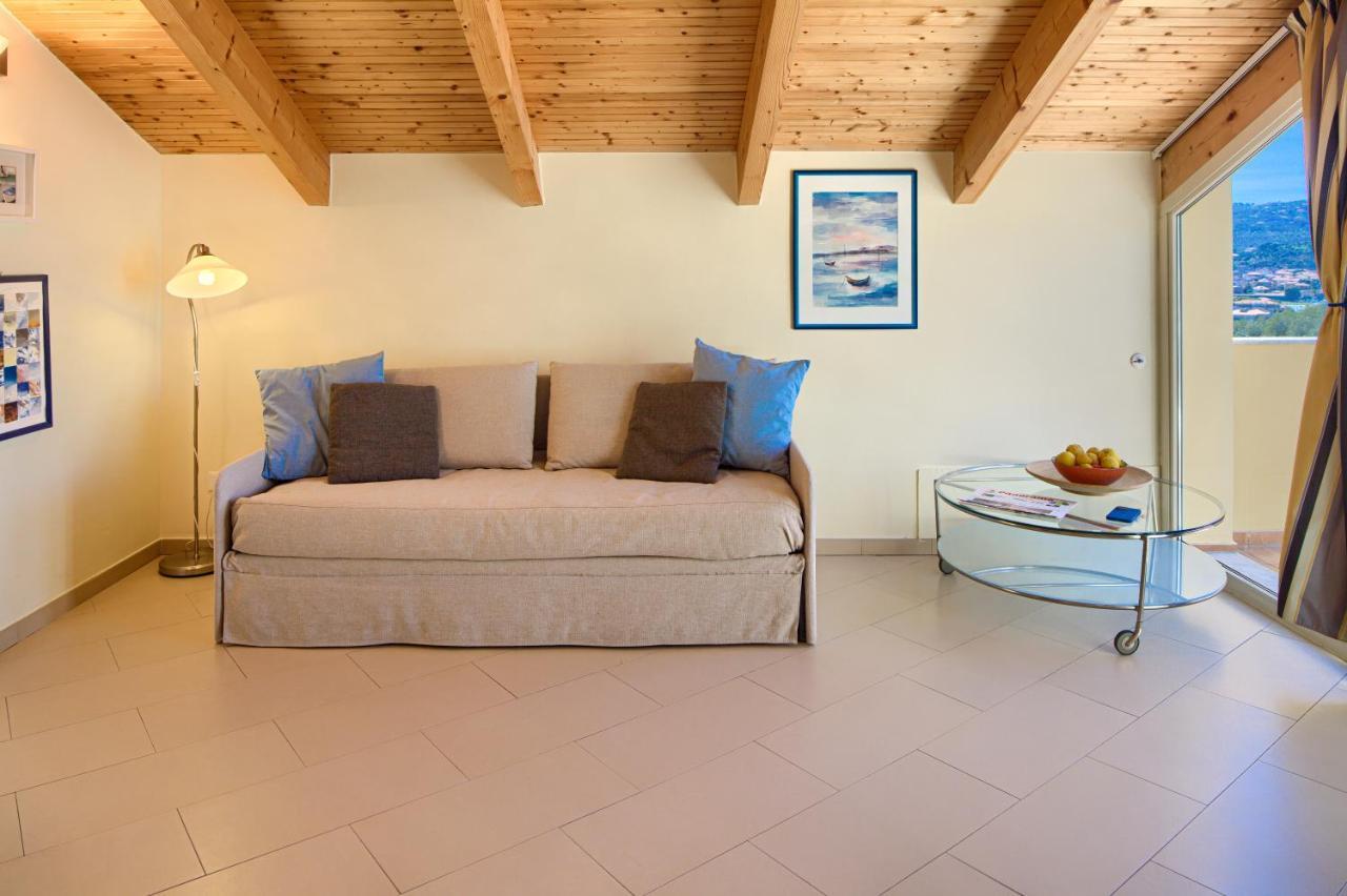 Appartamenti Villa Il Poggiolo Диано Марина Екстериор снимка