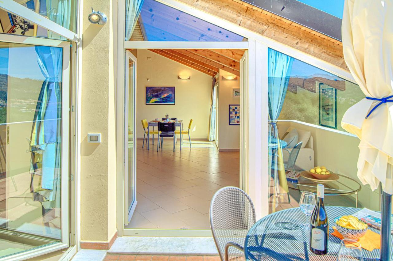Appartamenti Villa Il Poggiolo Диано Марина Екстериор снимка