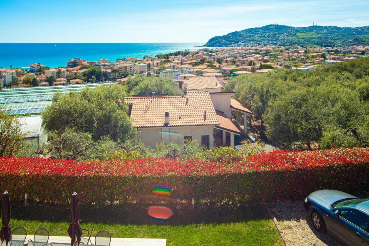 Appartamenti Villa Il Poggiolo Диано Марина Екстериор снимка