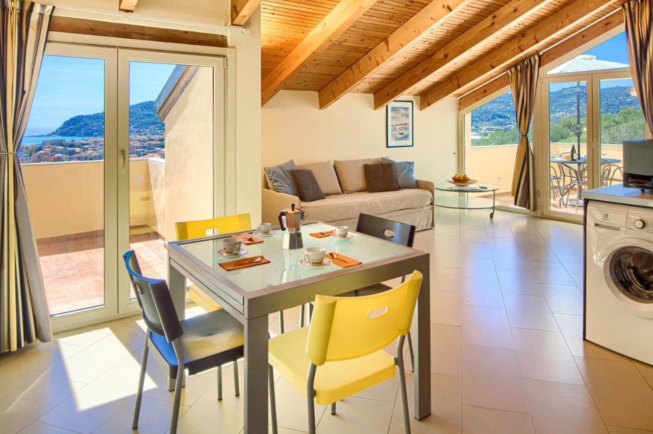 Appartamenti Villa Il Poggiolo Диано Марина Екстериор снимка
