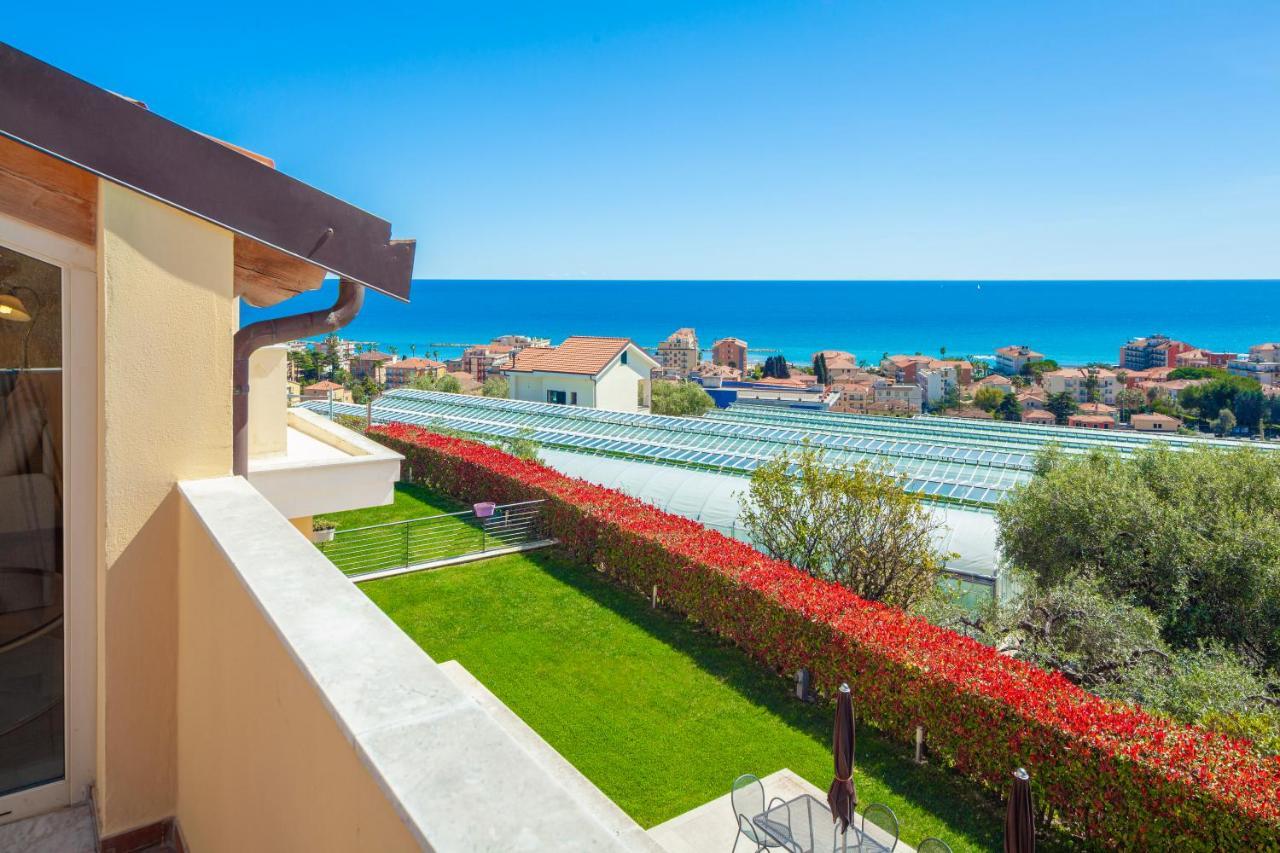 Appartamenti Villa Il Poggiolo Диано Марина Екстериор снимка