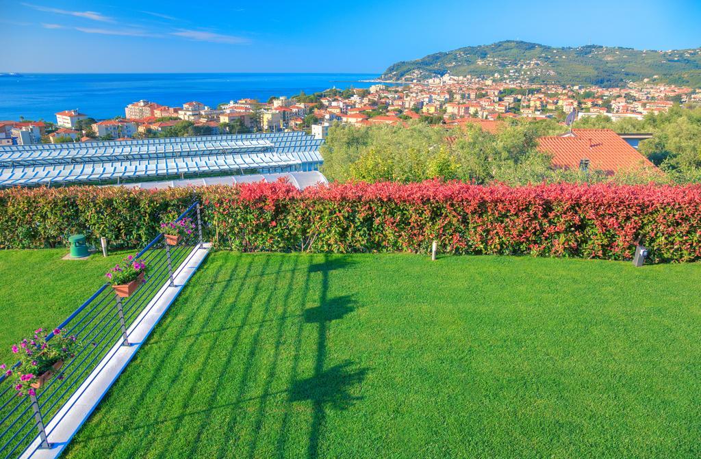 Appartamenti Villa Il Poggiolo Диано Марина Екстериор снимка