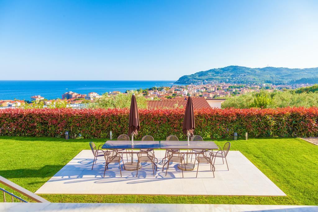Appartamenti Villa Il Poggiolo Диано Марина Екстериор снимка