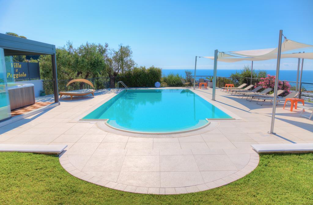 Appartamenti Villa Il Poggiolo Диано Марина Екстериор снимка