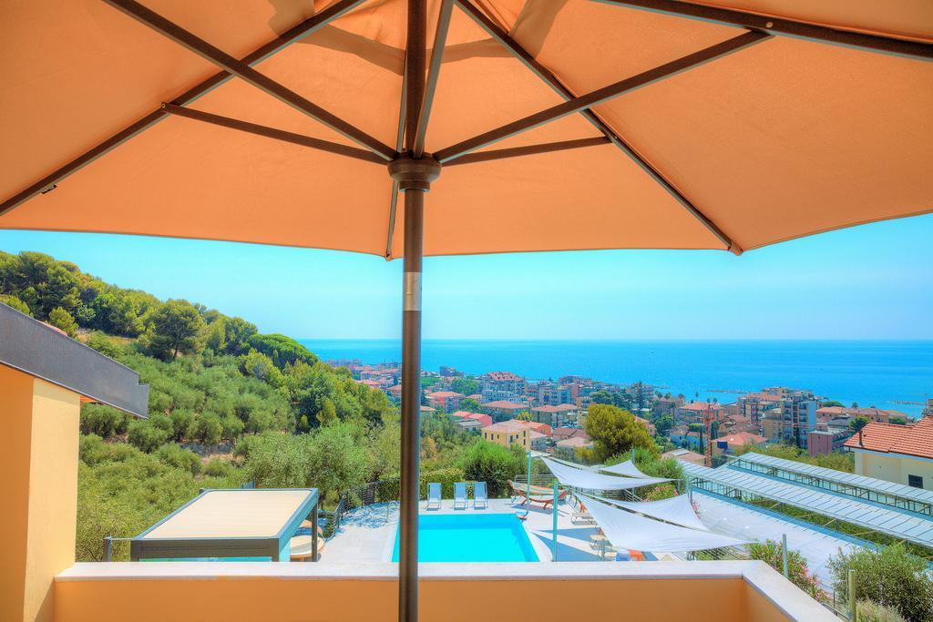 Appartamenti Villa Il Poggiolo Диано Марина Екстериор снимка